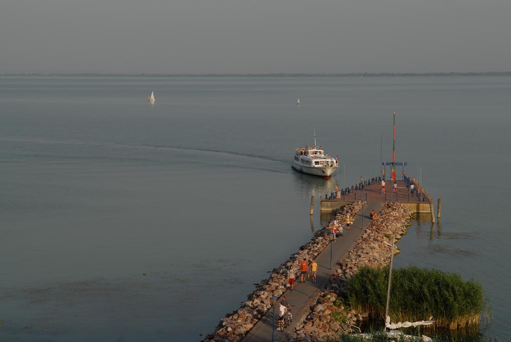 Hotel Panoráma Balatongyörök Exterior foto