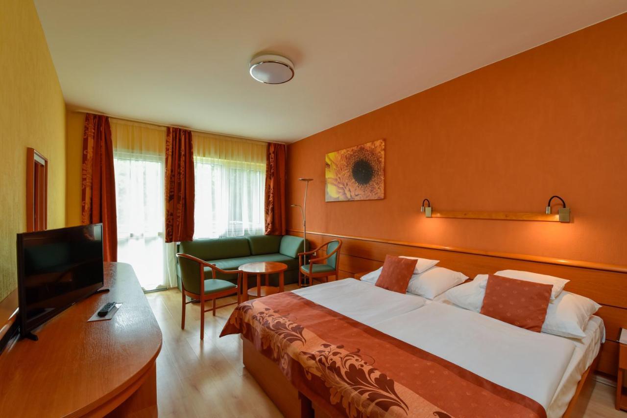 Hotel Panoráma Balatongyörök Exterior foto