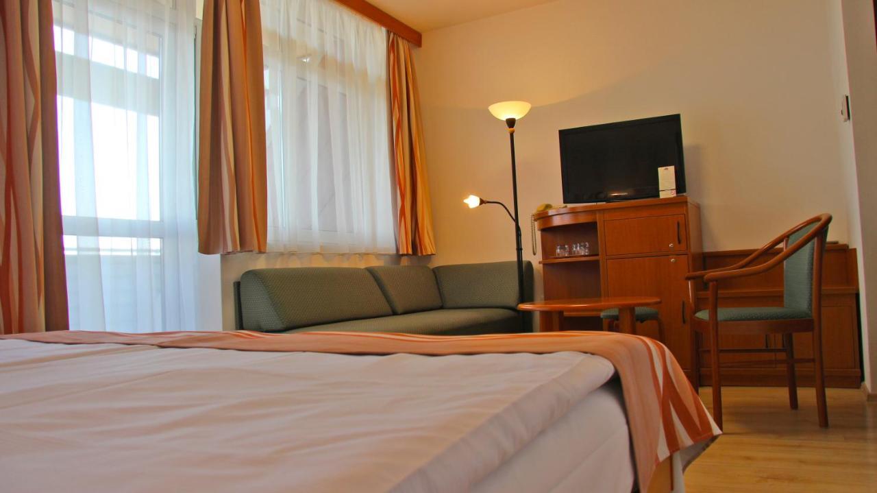 Hotel Panoráma Balatongyörök Exterior foto