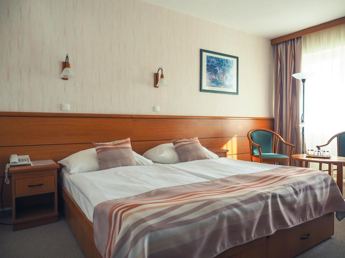 Hotel Panoráma Balatongyörök Exterior foto